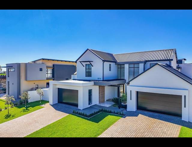 6 BEDROOM HOUSE FOR SALE IN MIDSTREAM ESTATE
